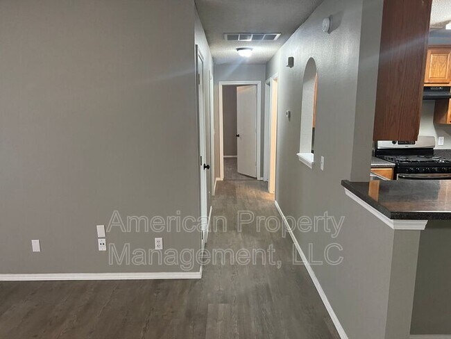 Building Photo - 4712 NE Wisconsin St