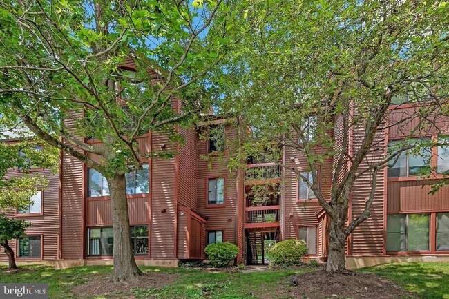 Building Photo - 2811 Lee Oaks Ct