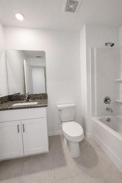 Building Photo - 6090 Shiner St