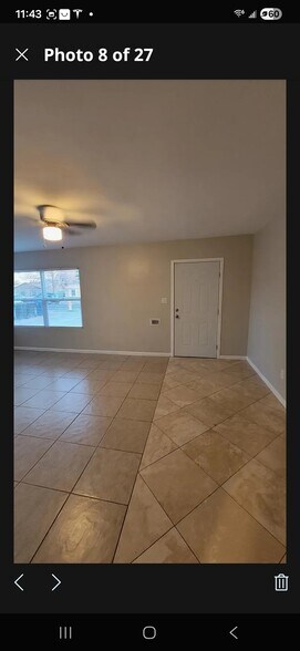 Building Photo - 730 E 1st St