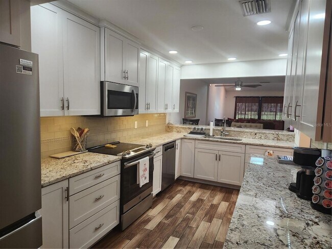 Building Photo - 3411 Avenida Madera