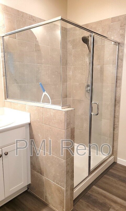 Building Photo - 1520 Golf Ct