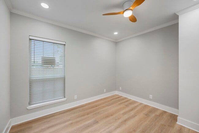 Building Photo - 6411 Illinois St