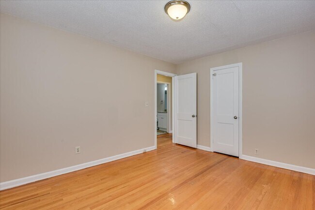 Building Photo - 1510 Heard Ave