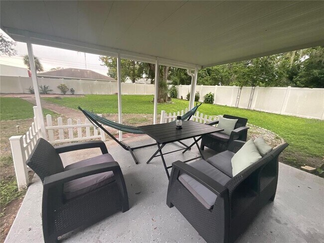 Building Photo - 3424 Willow Wisp Dr S