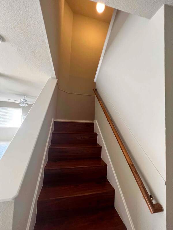 Building Photo - 1000 Laurelleaf Dr