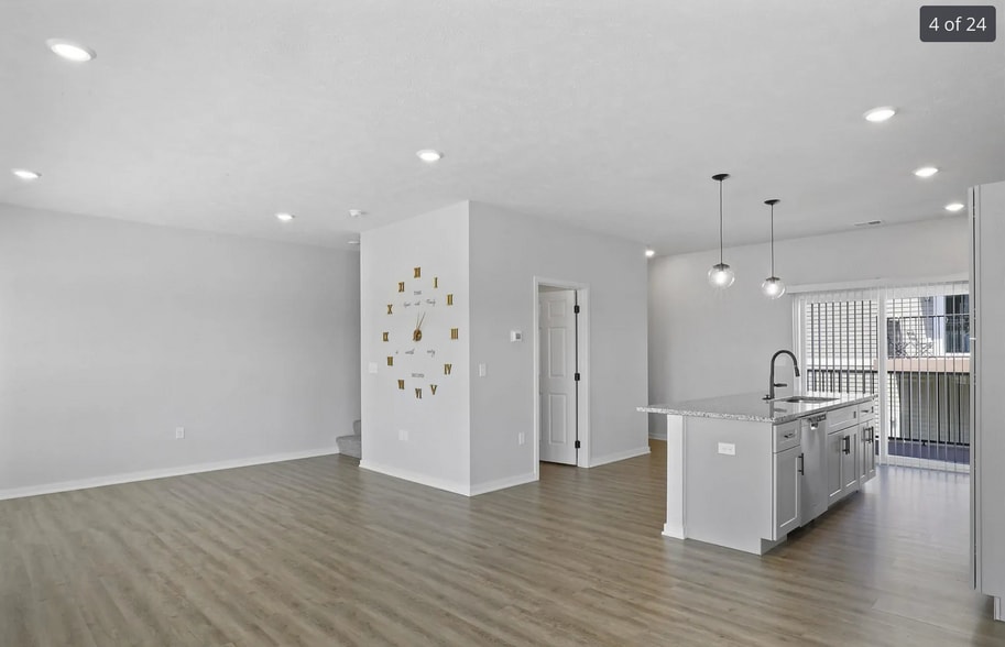 Building Photo - 20872 S Ct