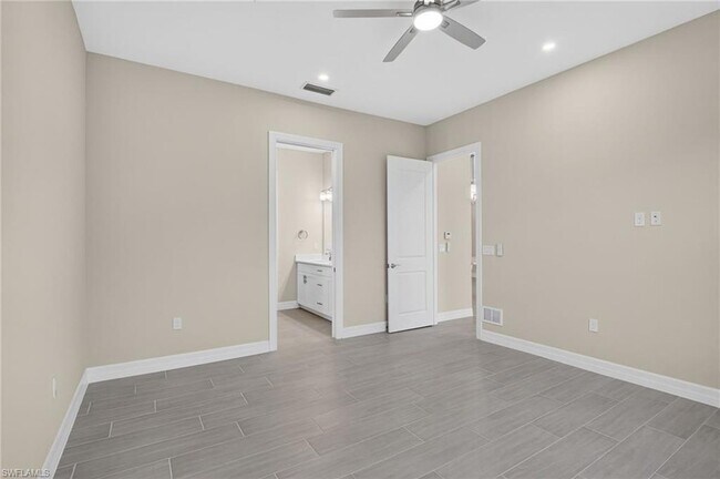 Building Photo - 286 Indies Dr E