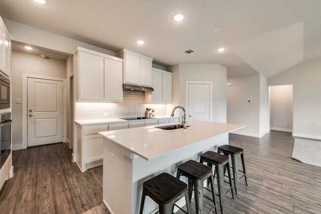 Building Photo - 243 Frio Dr