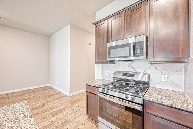 Building Photo - 2611 Westward Hl Dr