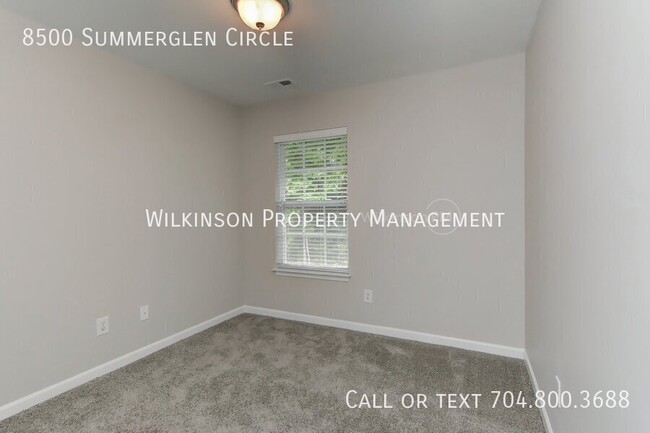 Building Photo - 8500 Summer Glen Cir