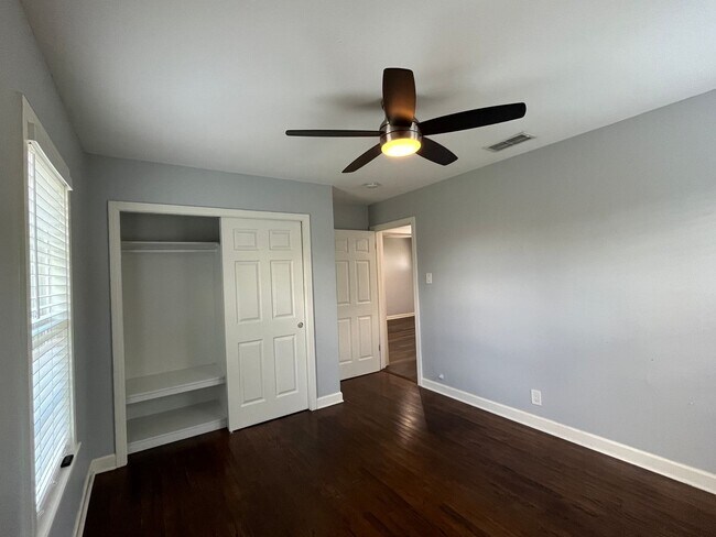 Building Photo - CENTRAL CITY TWO BEDROOM ONE BATH HOUSE!