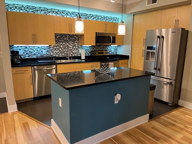 Building Photo - 4605 Cedar Springs Rd