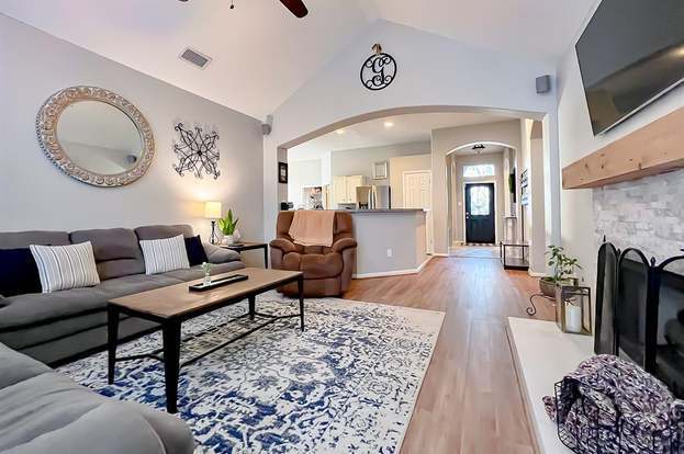 Building Photo - 1809 Village Ct Ln