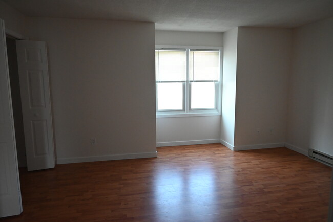 front bedroom - 15 Salem Pl