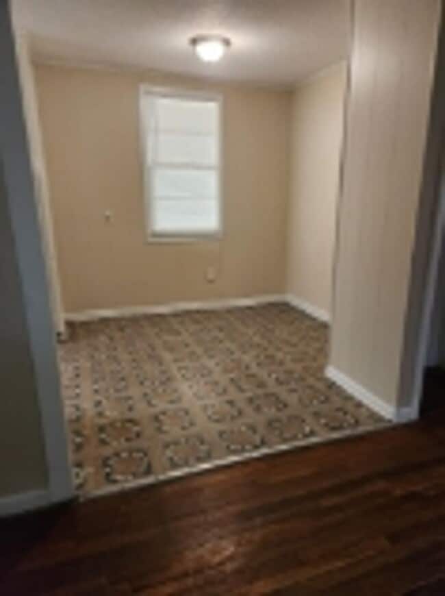Building Photo - House for Rent