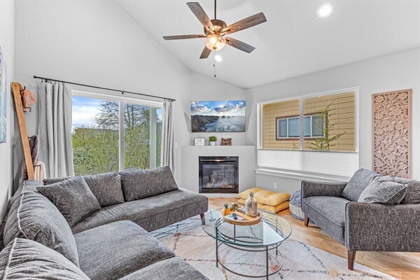 Building Photo - 303 Gangnes Dr