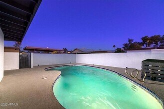 Building Photo - 521 W Pebble Beach Dr