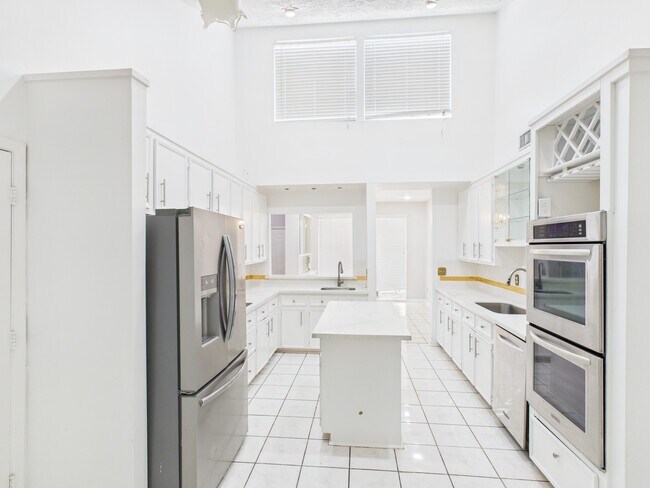 Building Photo - 7611 Hopewell Ln