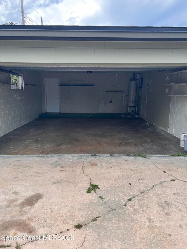 Building Photo - 40 Carib Dr