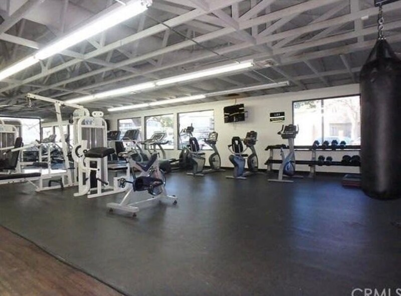 Building Photo - 1265 Kendall Dr