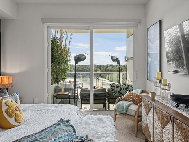 Building Photo - 1020 Sunset Point Rd