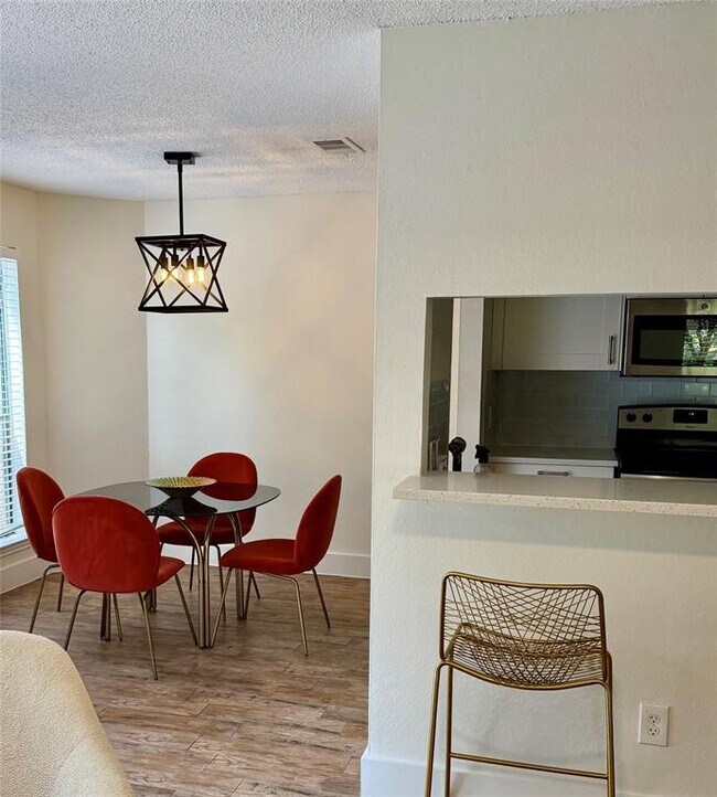Building Photo - 13304 Saddlebrook Trail