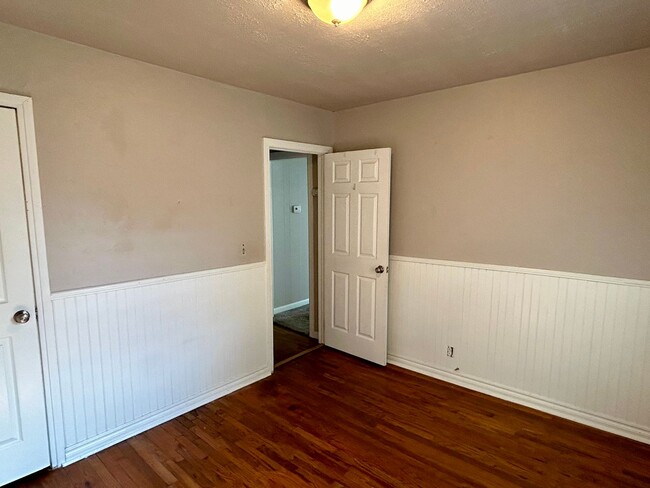 Building Photo - Charming 2 Bed 2 Bath with an Office!