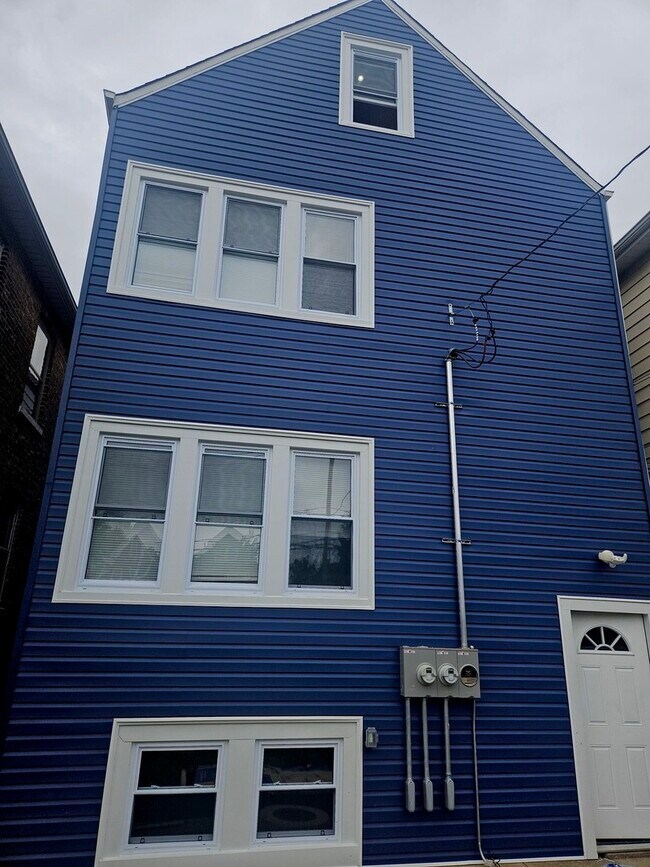 Building Photo - 4521 S Mozart St