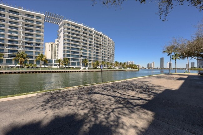 Building Photo - 3255 NE 184th St