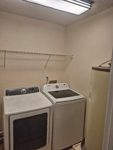 Building Photo - 1108 Sweetbriar St