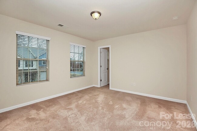 Building Photo - 5040 Mockernut Ln