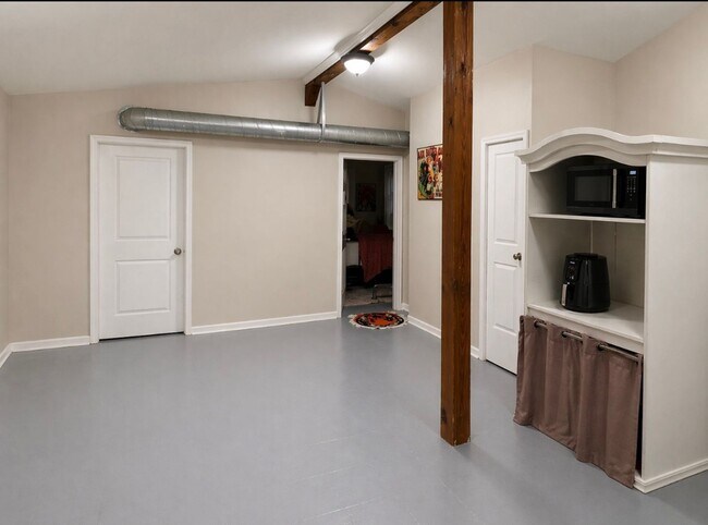 Building Photo - Rental Available: 427D General Mouton Lafayette
