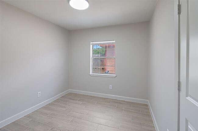 Primary Photo - 243 Georgia St