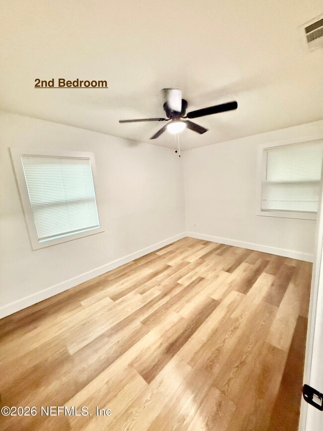 Building Photo - 10490 Pinehurst Dr