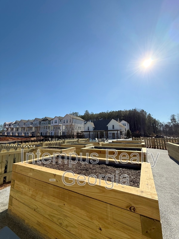 Building Photo - 102 Pinecone Pkwy