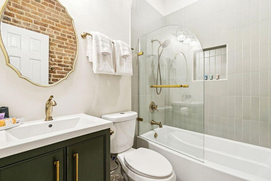 Building Photo - 1725 Robert C. Blakes Sr. Dr