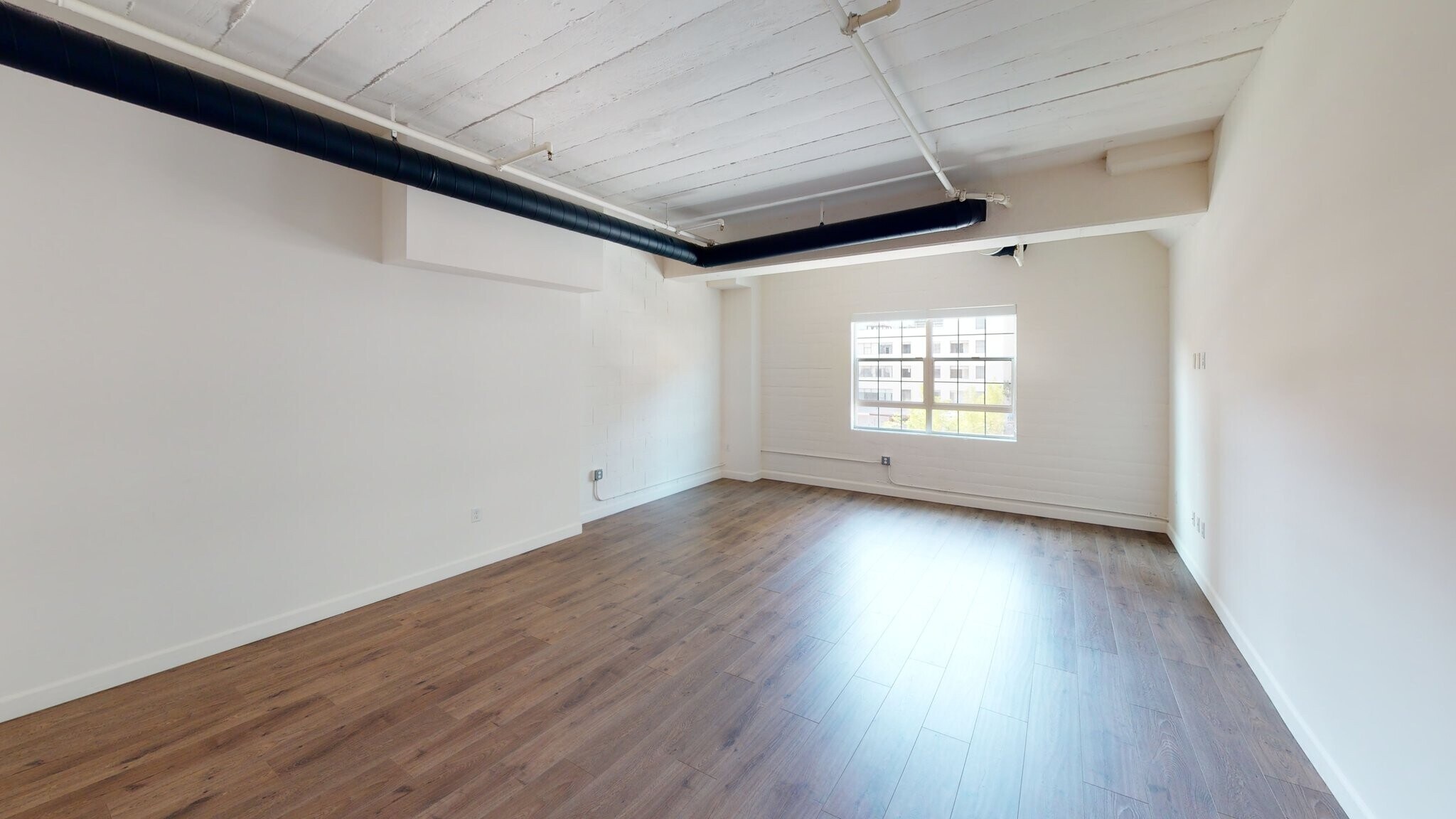 Building Photo - 3550 W 6th St