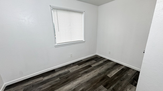 Building Photo - 1319 J St