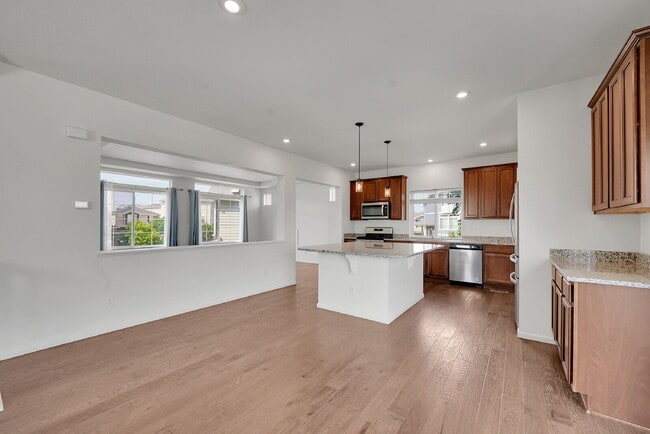 Building Photo - $2,795.00 - 3 Bedrooms, 2.5 Bathrooms, Sin...