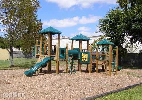 Building Photo - 2 br, 2 bath  - 2218 SW 81st Ave