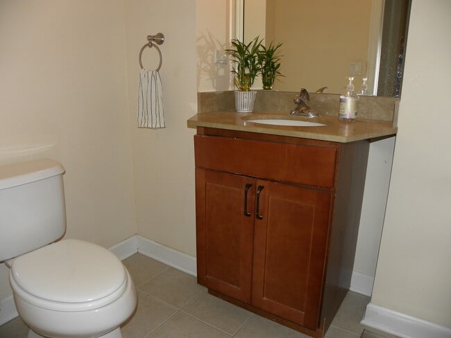 Building Photo - 57 Northfield Terrace