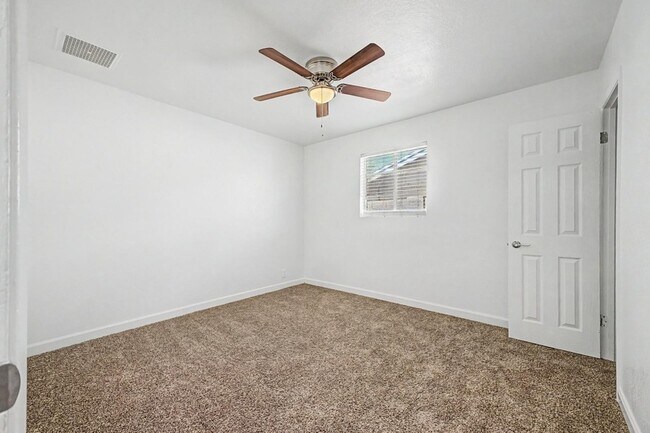 Building Photo - 3519 W Orchid Ln