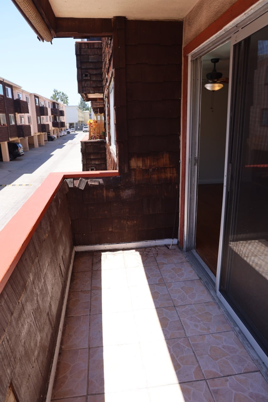 Building Photo - 5403 Newcastle Ave