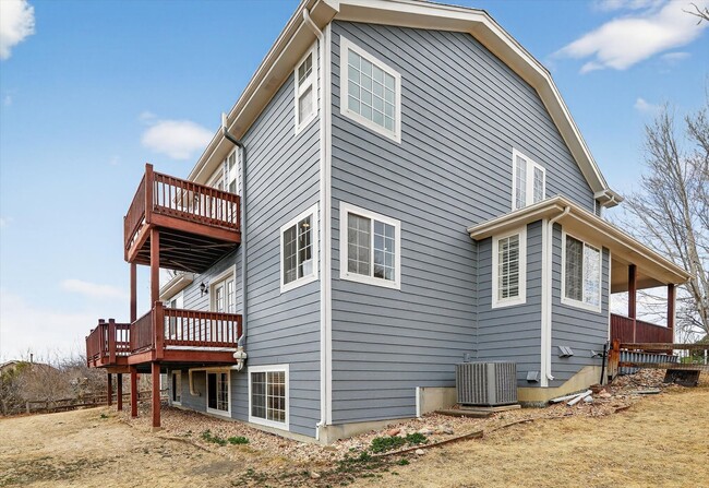Building Photo - Stunning 5-BD 4-BA Outlook Home with Flatirons Views & Finished Basement