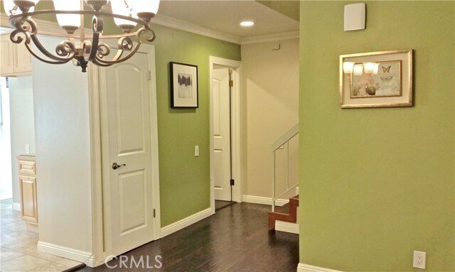 Building Photo - 848 W Huntington Dr