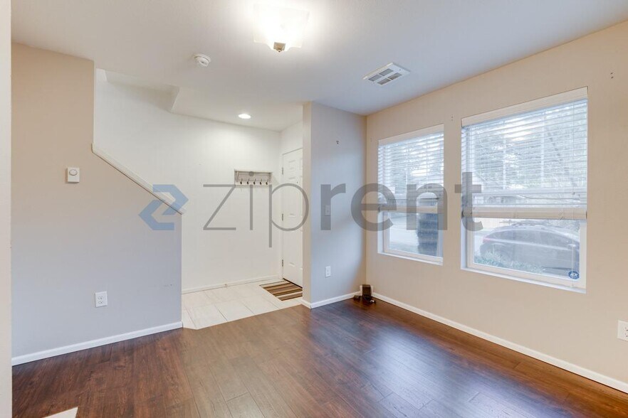 Building Photo - 11004 20th Dr SE