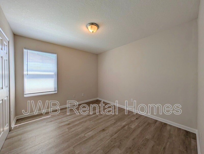 Building Photo - 8216 Eaton Ave