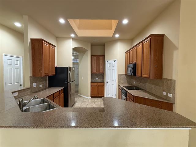 Building Photo - 7529 Rockyridge Dr