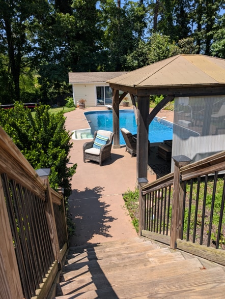 Building Photo - 5845 Shadewater Dr